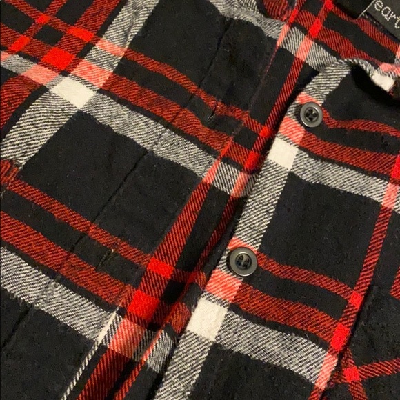 Button up shirt - Picture 2 of 4